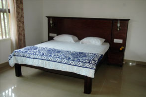 Bed Room with Double Bed - Sanjeevini Homestay, sagara, karnataka